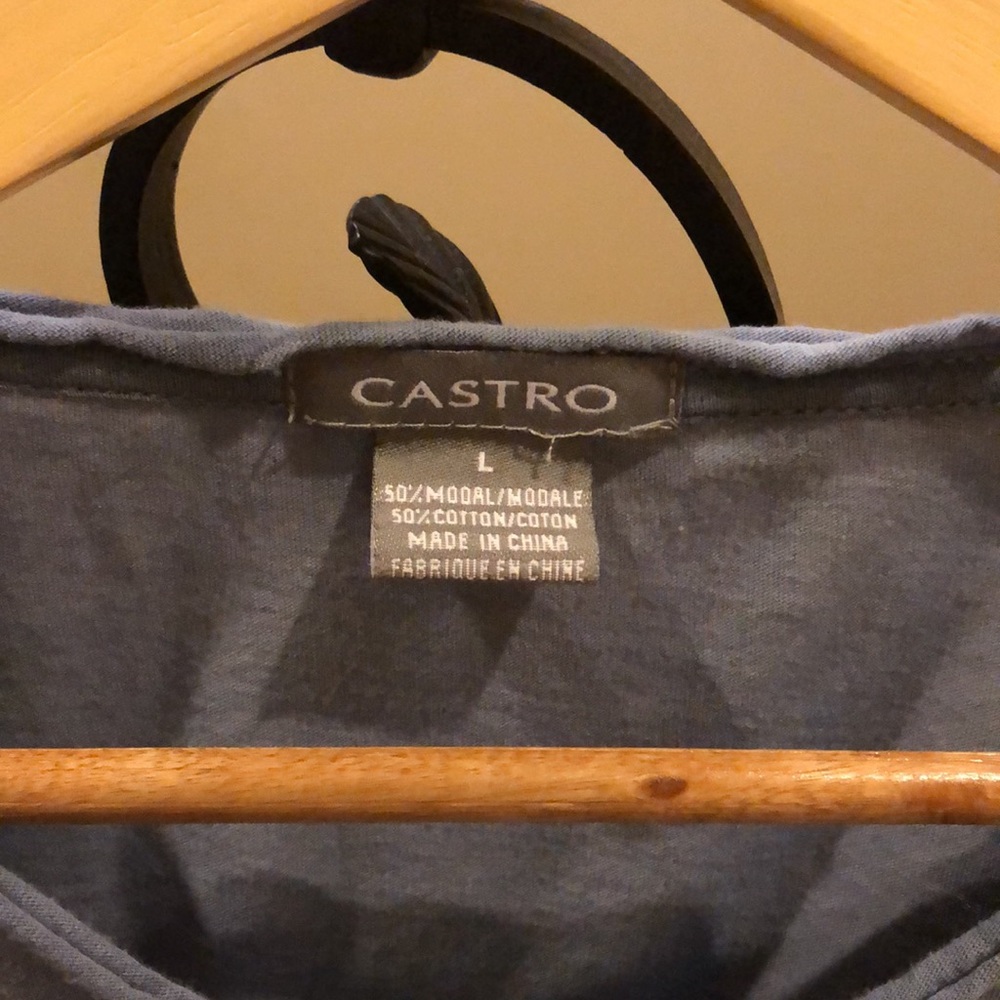 👕 Castro Tee - Picture 2 of 8